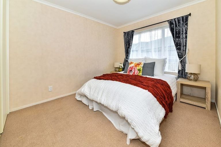 Photo of property in 32 Sandwick Drive, Weymouth, Auckland, 2103