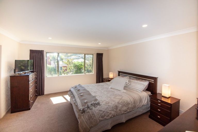Photo of property in 10 Marford Grove, Churton Park, Wellington, 6037