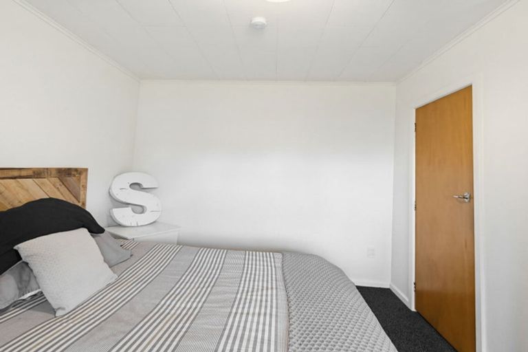 Photo of property in 24 Bennett Street, Waipawa, 4210