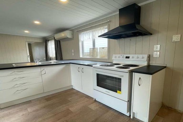 Photo of property in 2 Caserta Place, Clover Park, Auckland, 2023