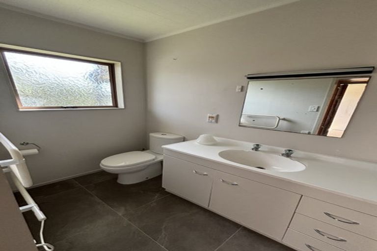 Photo of property in 35a Olive Terrace, Paraparaumu Beach, Paraparaumu, 5032