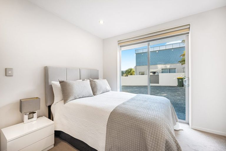 Photo of property in 127 Beach Road, Castor Bay, Auckland, 0620