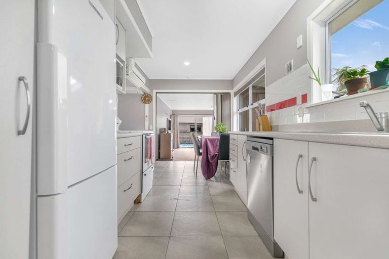 Photo of property in 1 Clyde Street, Utuhina, Rotorua, 3015