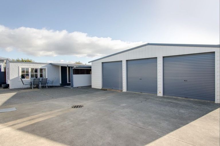 Photo of property in 12 Hinton Road, Taradale, Napier, 4112