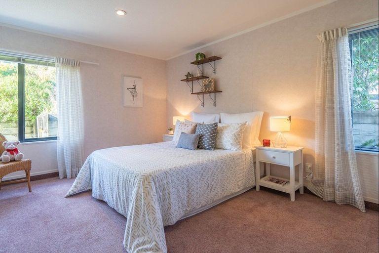 Photo of property in 11 Kea Street, Waikanae, 5036