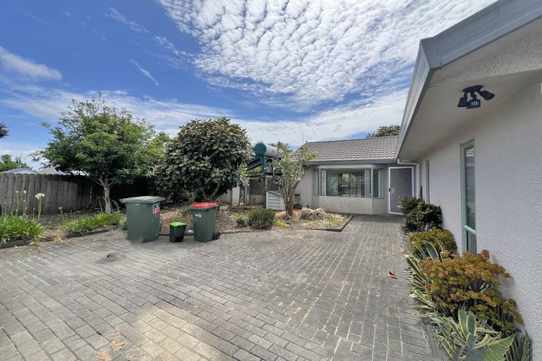 Photo of property in 6 Waylen Place, Burswood, Auckland, 2013