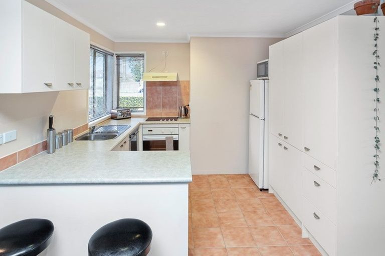 Photo of property in 13 O'sullivan Place, Waiuku, 2123