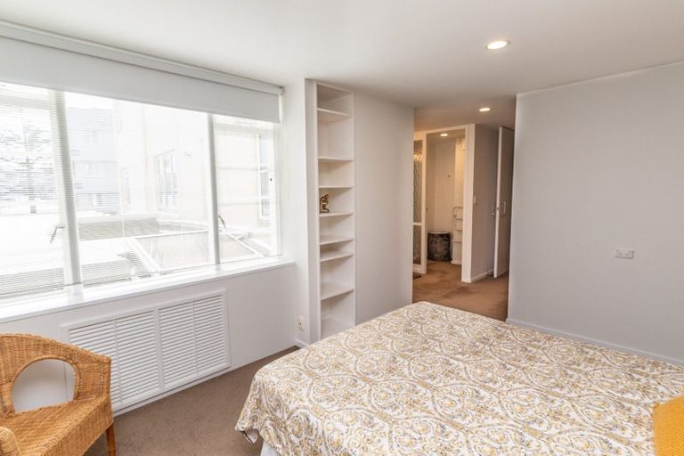 Photo of property in Wharenui Apartments, 274 Oriental Parade, Oriental Bay, Wellington, 6011