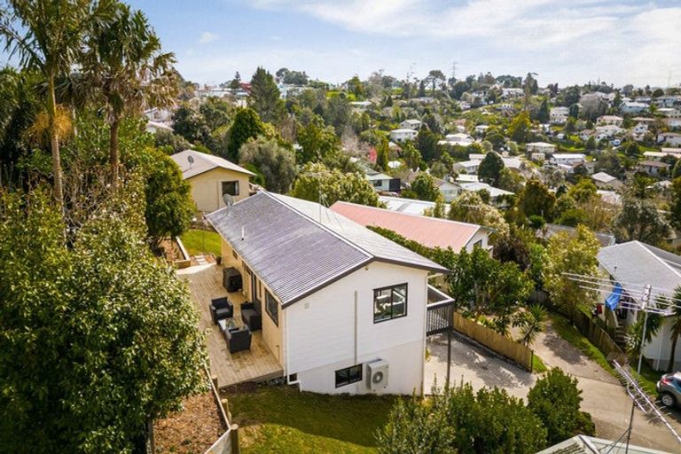 Photo of property in 8 Garton Drive, Massey, Auckland, 0614