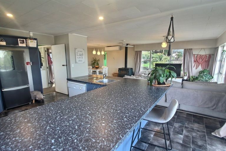 Photo of property in 10 Leeton Drive, Waipukurau, 4200