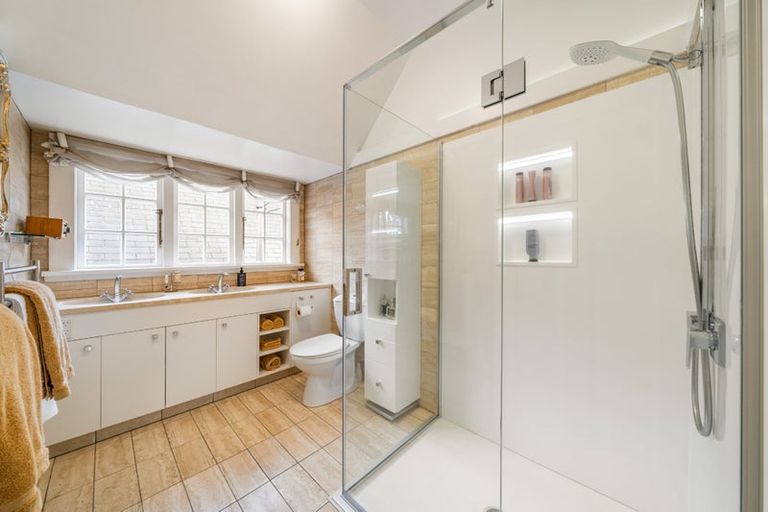 Photo of property in 291 Fergusson Drive, Heretaunga, Upper Hutt, 5018