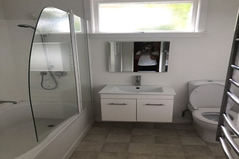 Photo of property in 82 Rosier Road, Glen Eden, Auckland, 0602