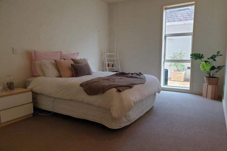 Photo of property in 37u2 Majoribanks Street, Mount Victoria, Wellington, 6011