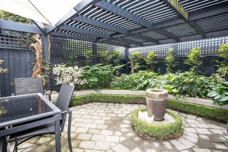 Photo of property in 11 Cricklewood Place, Avonhead, Christchurch, 8042