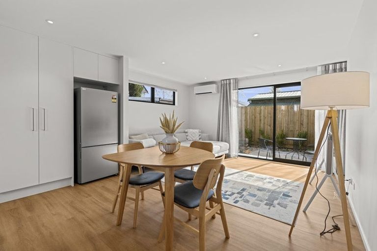 Photo of property in 2/130 Holly Road, St Albans, Christchurch, 8014