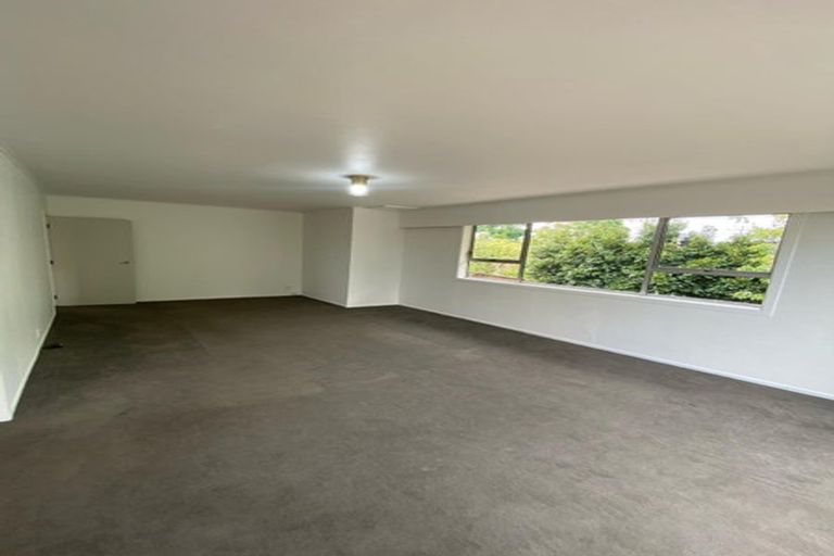 Photo of property in 51 Hepburn Road, Glendene, Auckland, 0602