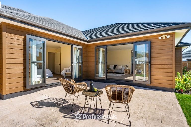 Photo of property in 33 Moana Grove, Waiwhetu, Lower Hutt, 5010