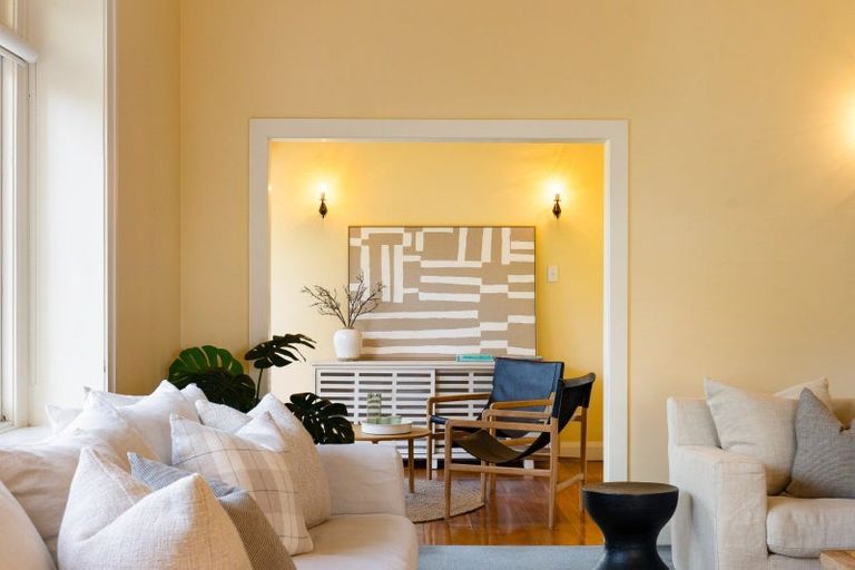 Photo of property in 2 Roslyn Road, Bluff Hill, Napier, 4110