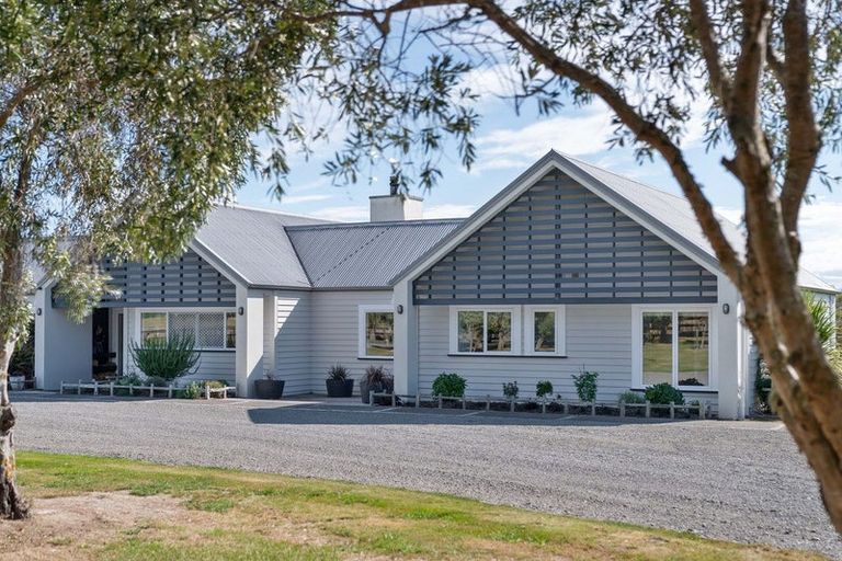 Photo of property in 104 White Rock Road, Martinborough, 5781