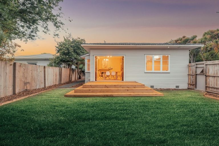 Photo of property in 18 Smith Street, Woolston, Christchurch, 8062