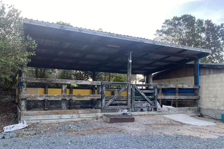 Photo of property in 19 Spur Road, Stillwater, Silverdale, 0993