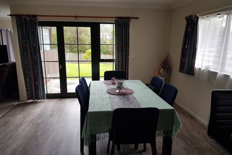 Photo of property in 15u6 Glanmire Road, Newlands, Wellington, 6037