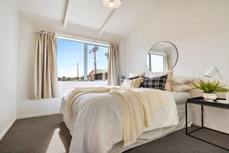 Photo of property in 2/35 Station Road, Te Kamo, Whangarei, 0112