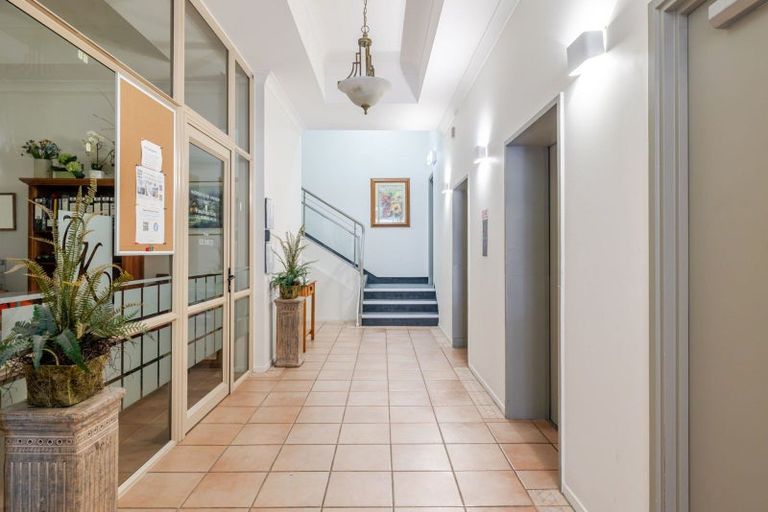 Photo of property in 3/6p Queen Street, Palmerston North, 4410