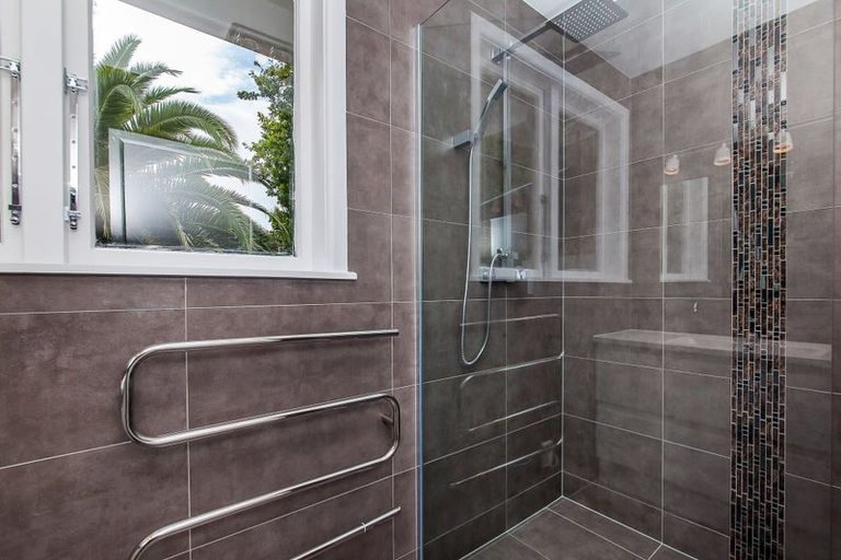 Photo of property in 26 Trojan Crescent, New Lynn, Auckland, 0600