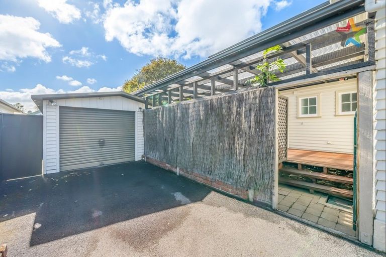 Photo of property in 43 Saint Ronans Avenue, Waterloo, Lower Hutt, 5011
