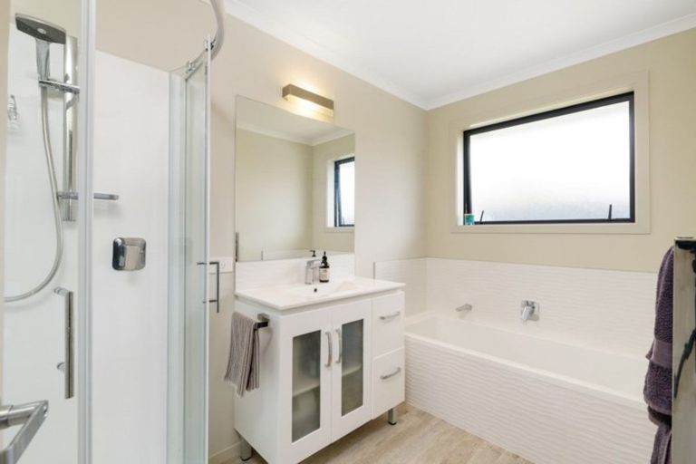 Photo of property in 21 Livingstone Drive, Papamoa Beach, Papamoa, 3118