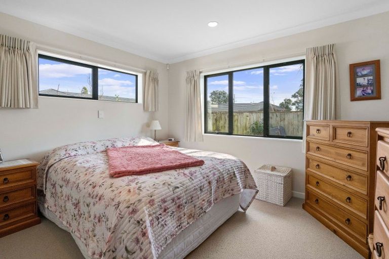 Photo of property in 30 Ian Peter Way, Otaki, 5512
