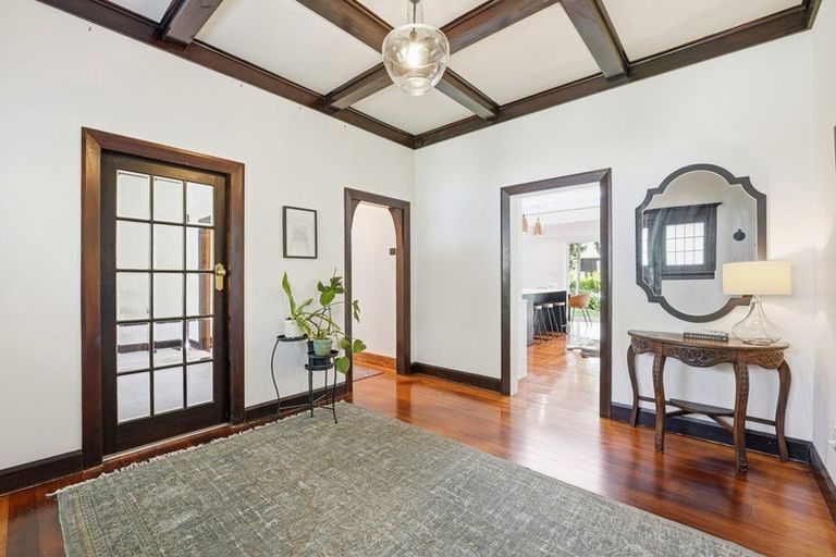 Photo of property in 5 Parkes Avenue, Saint Johns Hill, Whanganui, 4501