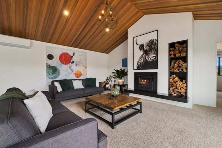 Photo of property in 6a Kinross Lane, Jacks Point, Queenstown, 9371