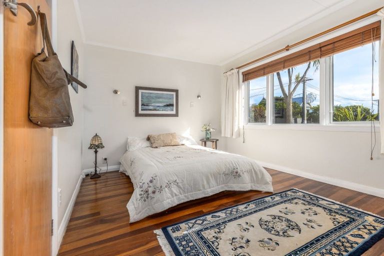 Photo of property in 166 Wellington Road, Paekakariki, 5034