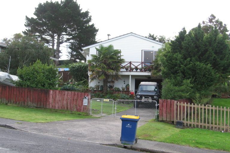 Photo of property in 30 Glenbervie Crescent, Massey, Auckland, 0614