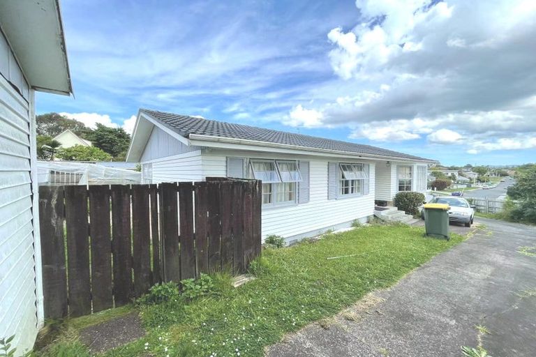 Photo of property in 32 Preston Avenue, Henderson, Auckland, 0610