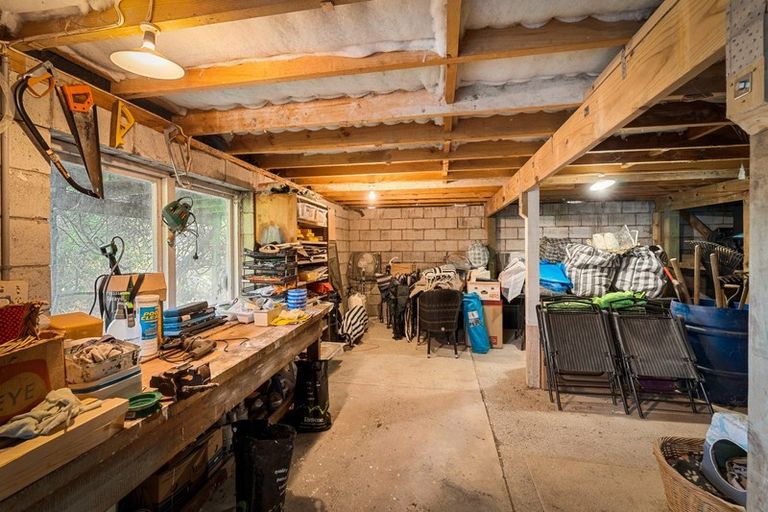 Photo of property in 21f1- Roband Crescent, Brown Owl, Upper Hutt, 5018