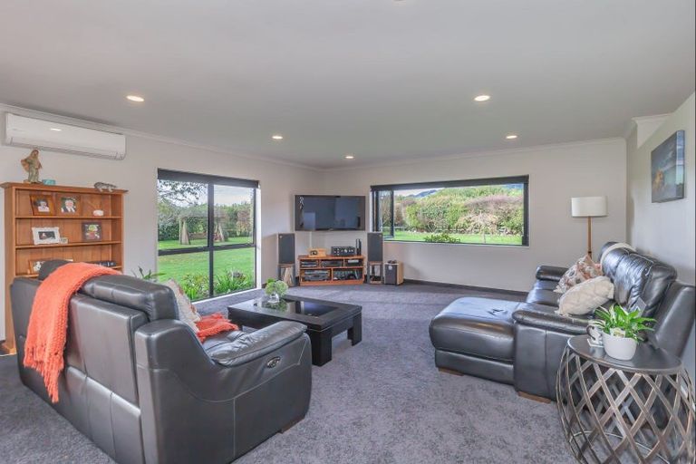 Photo of property in 66 Pohutukawa Drive, Levin, 5571