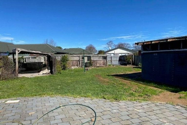 Photo of property in 22 Winters Road, Redwood, Christchurch, 8051