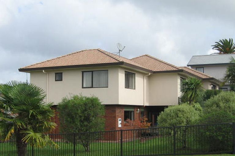 Photo of property in 1 San Pablo Way, Henderson, Auckland, 0612