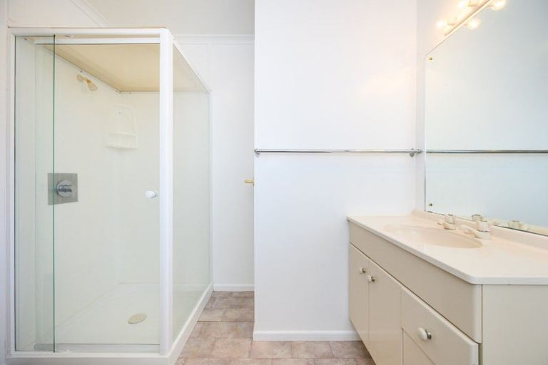 Photo of property in 714 Pioneer Highway, Takaro, Palmerston North, 4412