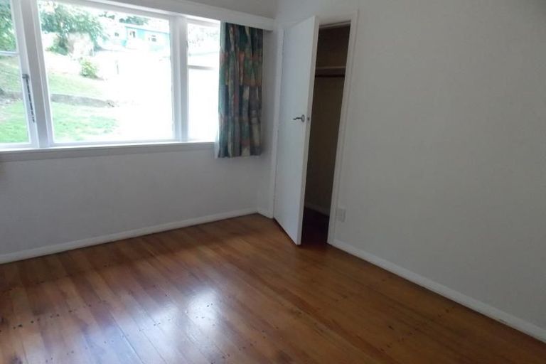 Photo of property in 142 Parkvale Road, Karori, Wellington, 6012