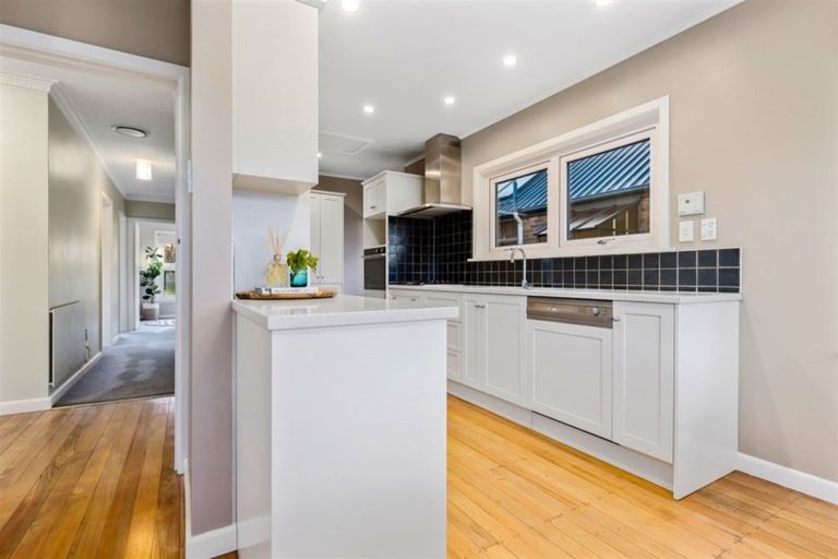 Photo of property in 115 Saint Martins Road, Saint Martins, Christchurch, 8022