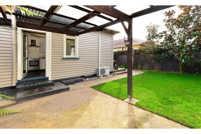 Photo of property in 16 Dover Street, St Albans, Christchurch, 8014