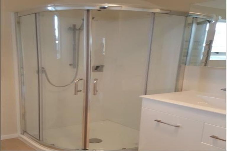 Photo of property in 2/16 Latham Avenue, Pakuranga, Auckland, 2010