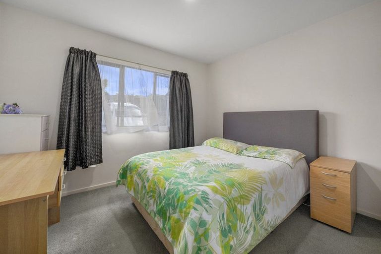 Photo of property in 8 Owl Court, Unsworth Heights, Auckland, 0632