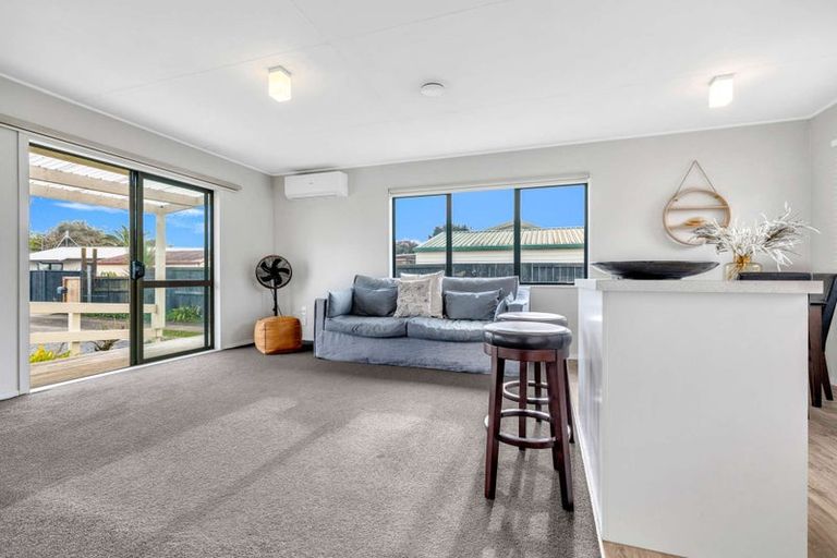 Photo of property in 8a Novelle Grove, Papamoa Beach, Papamoa, 3118
