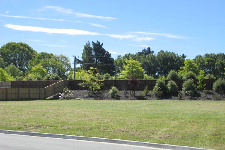 Photo of property in 18 Brookwater Avenue, Northwood, Christchurch, 8051