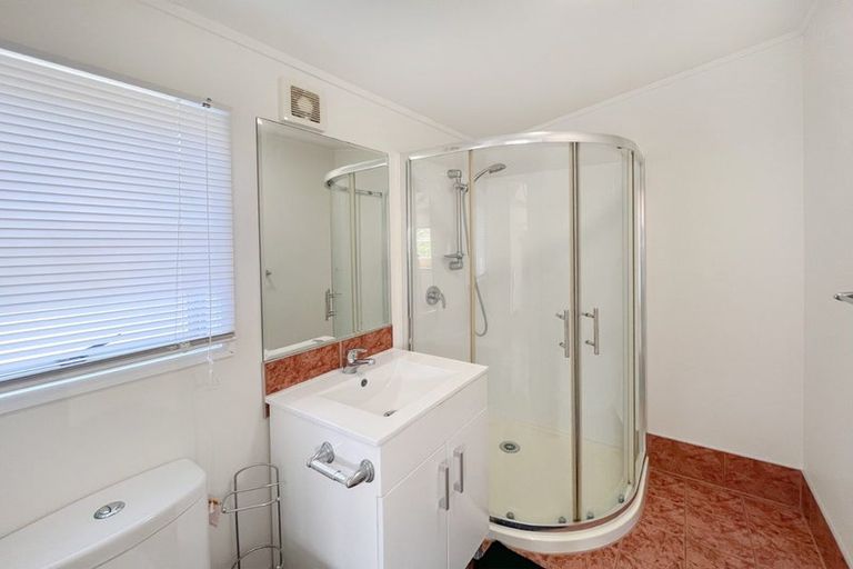 Photo of property in 14 Merida Place, Unsworth Heights, Auckland, 0632